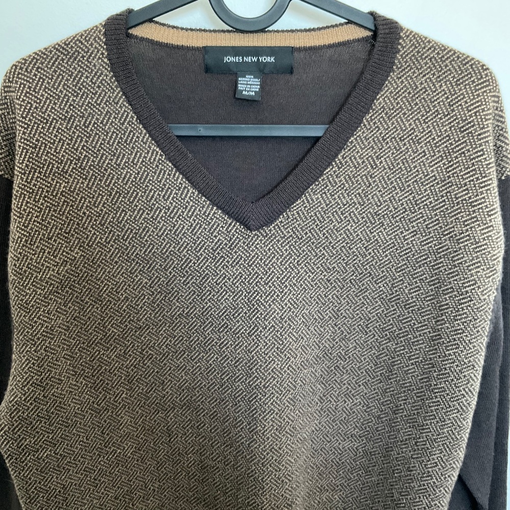 Merino wool Jones New York herringbone v-neck sweater, size medium